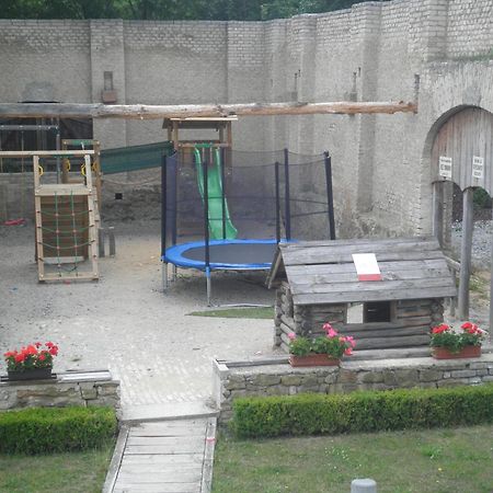 Penzion Ve Stoleti Lodenice Екстер'єр фото